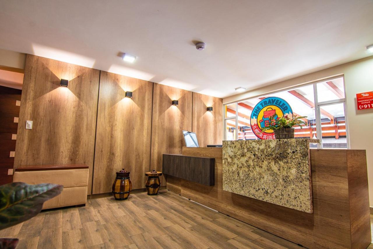 The Traveler Hostel Otavalo Exterior photo
