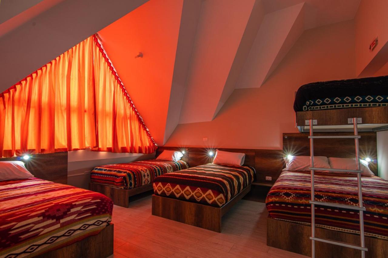 The Traveler Hostel Otavalo Exterior photo